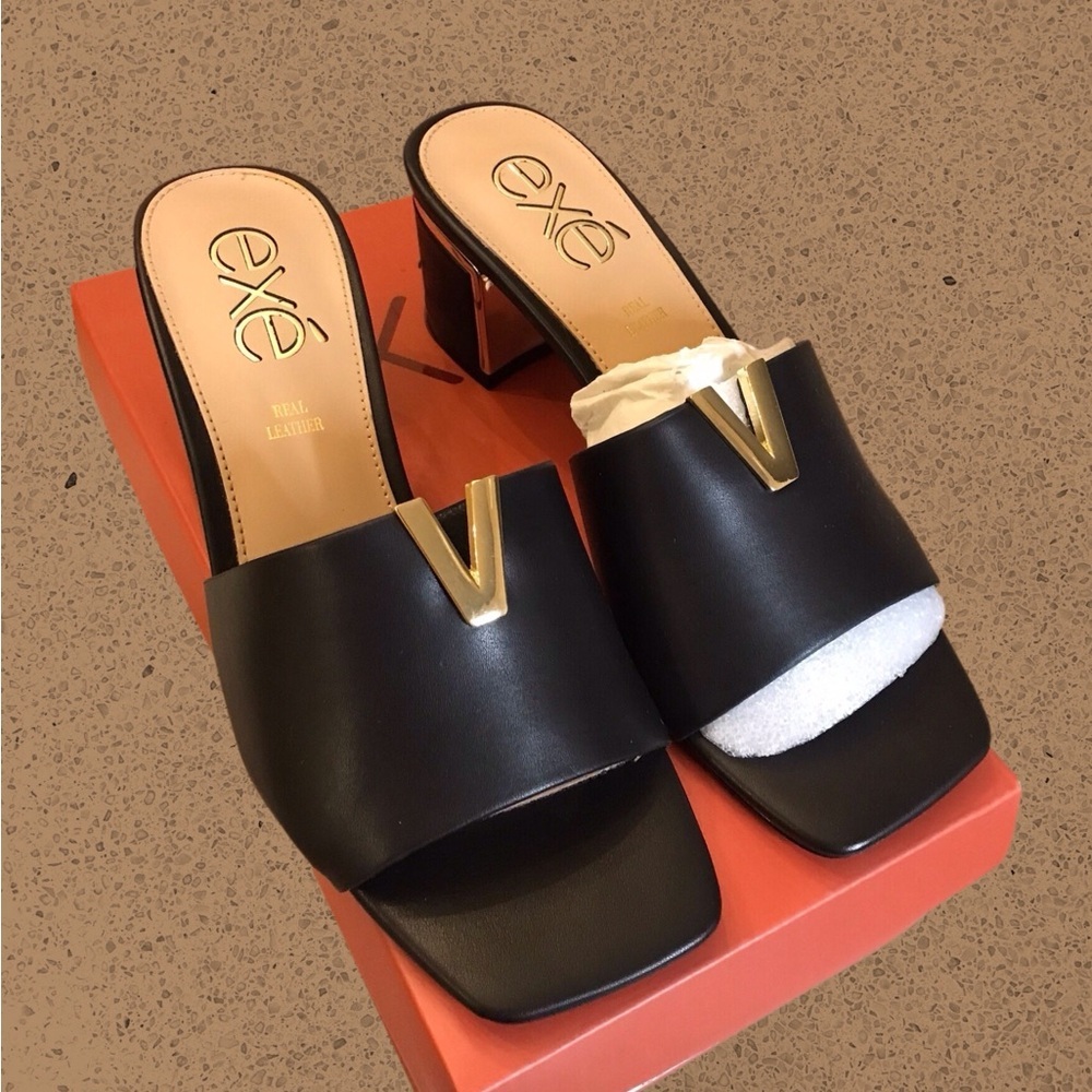 New in Box Exe Black Leather Women's Mules Sz 7.5‎